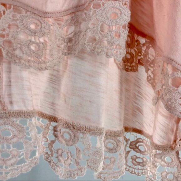 Flowy Lightweight Crochet Trim Top sz M - Picture 2 of 7
